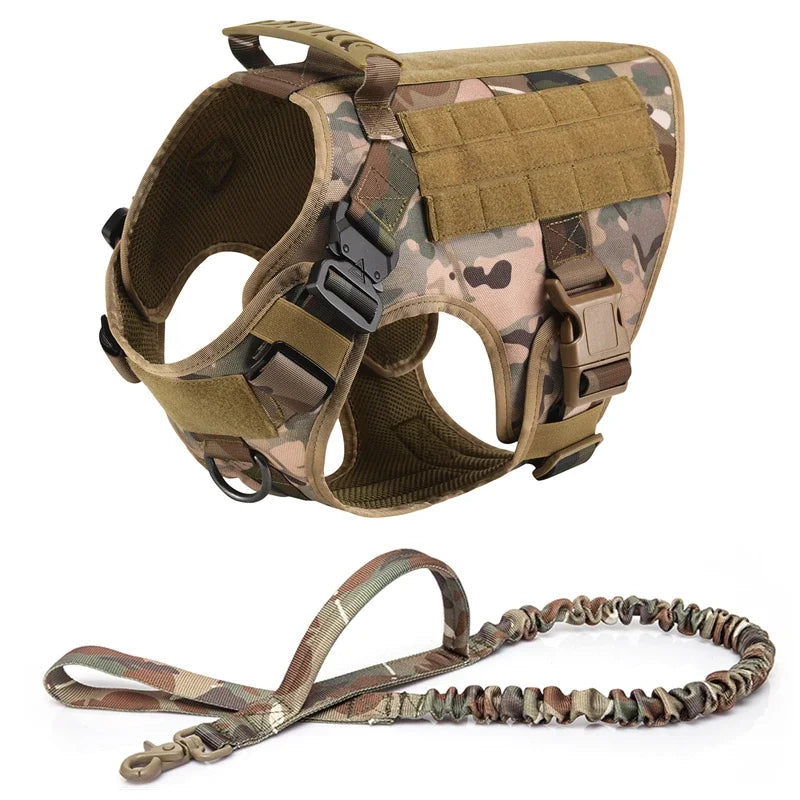 Conjunto de arnes tactico militar con correa para perros grandes. Disponible en varios tamaños,  y en dos variantes.