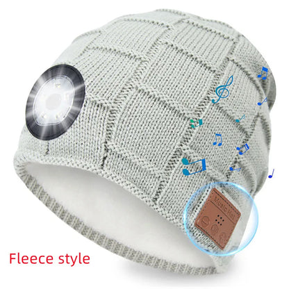 Gorra con auriculares y micrófono Bluetooth y luz LED integrada. Perfecto para cualquier momento como actividad al aire libre o un simple paseo. Carga USB (Copia)