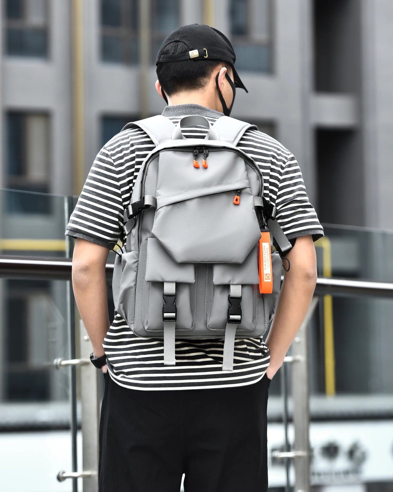 Mochila de alta calidad para laptop 15.6 también ideal como bolsa de viaje impermeable.