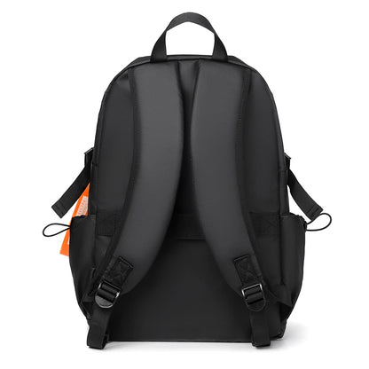 Mochila de alta calidad para laptop 15.6 también ideal como bolsa de viaje impermeable.