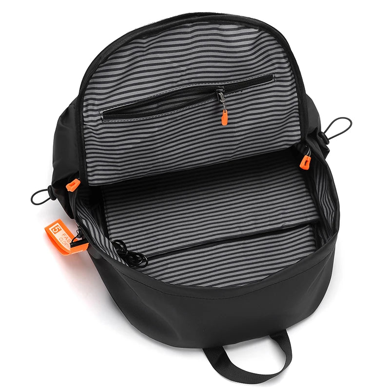 Mochila de alta calidad para laptop 15.6 también ideal como bolsa de viaje impermeable.