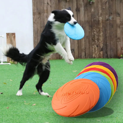 Giocattolo a forma di disco volante, resistente al morso del cane.
 Disponibile in varie dimensioni.