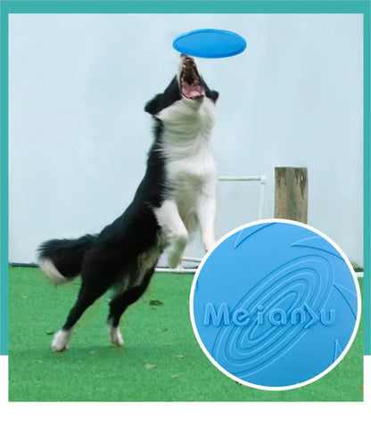 Giocattolo a forma di disco volante, resistente al morso del cane.
 Disponibile in varie dimensioni.